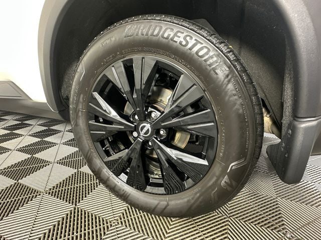 2023 Nissan Rogue SV Midnight Edition & Premium Package