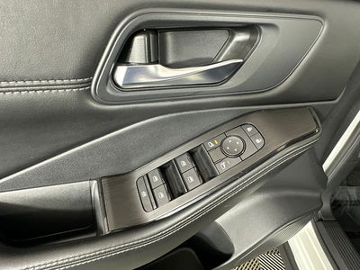 2023 Nissan Rogue SV Midnight Edition & Premium Package