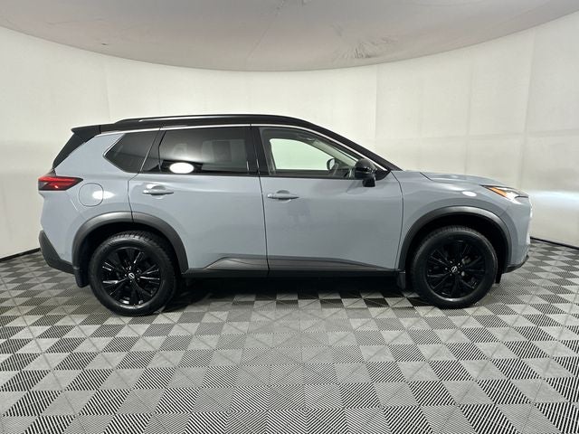 2023 Nissan Rogue SV Midnight Edition & Premium Package