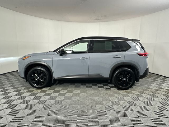 2023 Nissan Rogue SV Midnight Edition & Premium Package