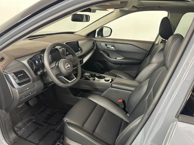 2023 Nissan Rogue SV Midnight Edition & Premium Package