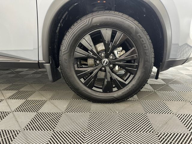 2023 Nissan Rogue SV Midnight Edition & Premium Package