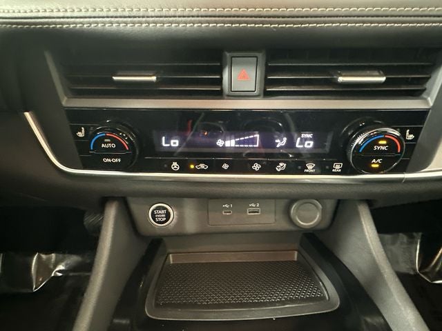 2023 Nissan Rogue SV Midnight Edition & Premium Package