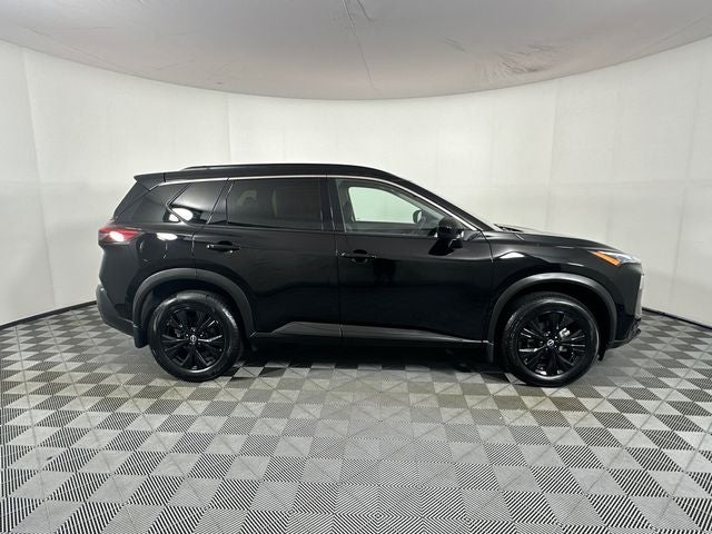 2023 Nissan Rogue SV Midnight Edition & Premium Package