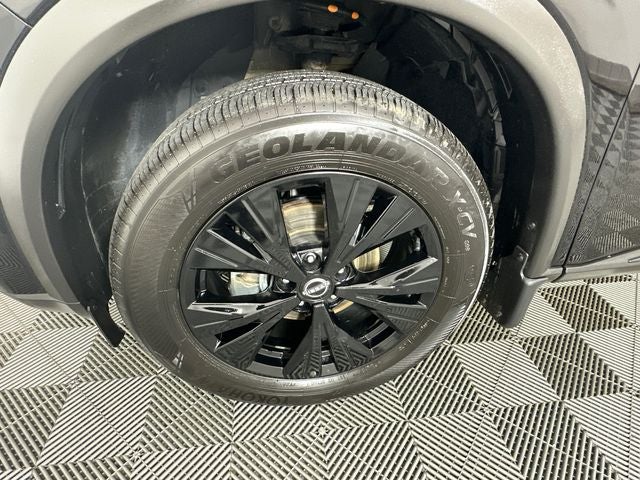 2023 Nissan Rogue SV Midnight Edition & Premium Package