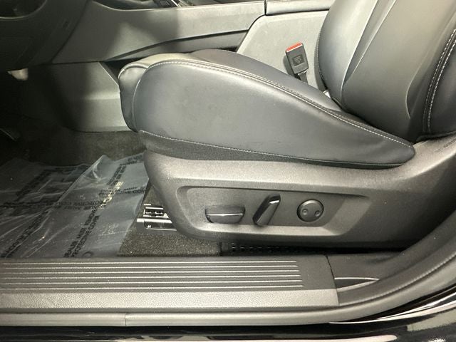 2023 Nissan Rogue SV Midnight Edition & Premium Package