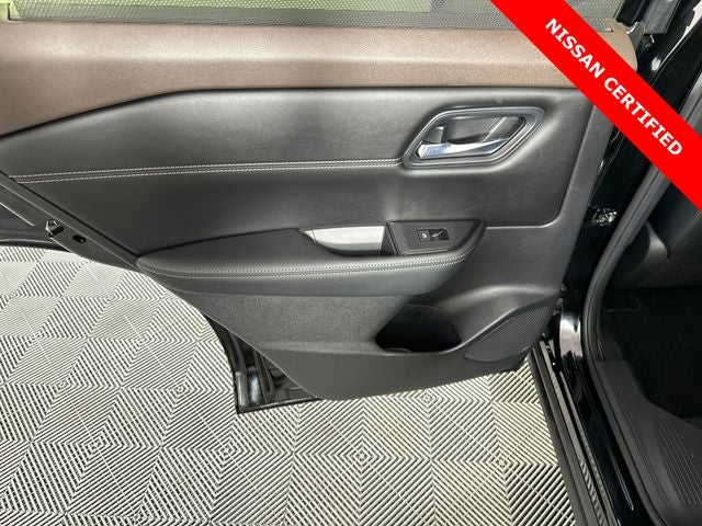 2023 Nissan Rogue SV Midnight Edition & Premium Package