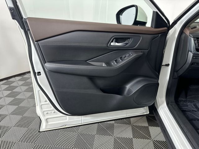 2023 Nissan Rogue SV Premium Package