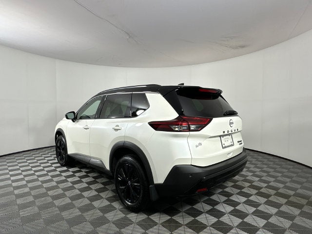 2023 Nissan Rogue SV Midnight Edition & Premium Package