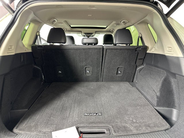 2023 Nissan Rogue SV Midnight Edition & Premium Package
