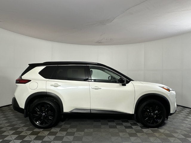 2023 Nissan Rogue SV Midnight Edition & Premium Package