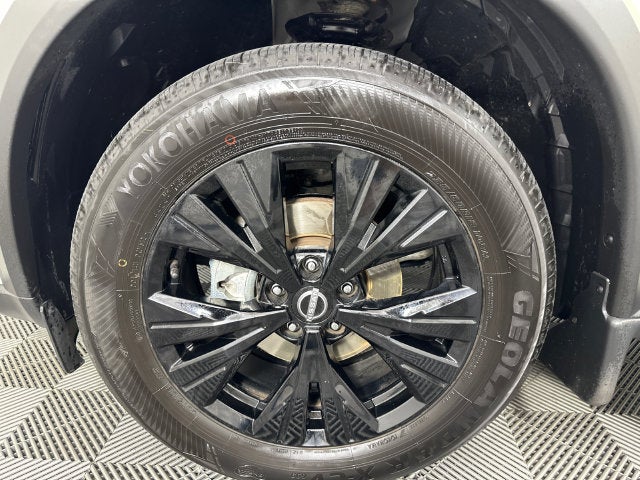 2023 Nissan Rogue SV Midnight Edition & Premium Package