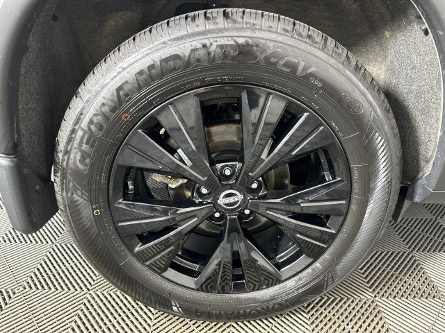 2023 Nissan Rogue SV Midnight Edition & Premium Package