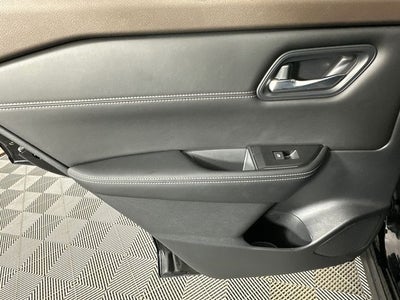 2023 Nissan Rogue SV Midnight Edition & Premium Package