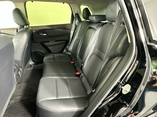2023 Nissan Rogue SV Midnight Edition & Premium Package