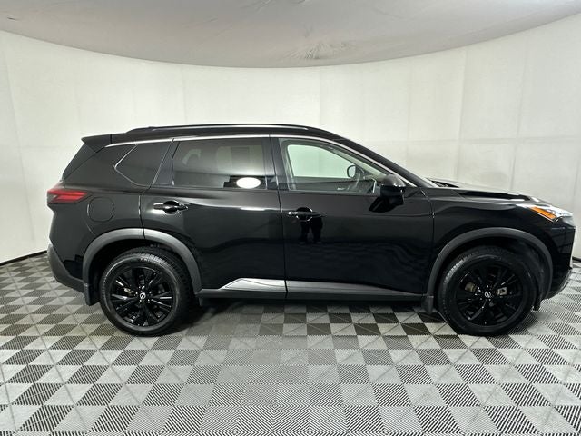 2023 Nissan Rogue SV Midnight Edition & Premium Package