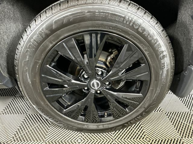 2023 Nissan Rogue SV Midnight Edition & Premium Package