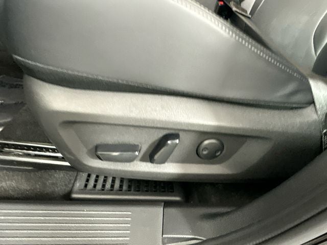 2023 Nissan Rogue SV Midnight Edition & Premium Package