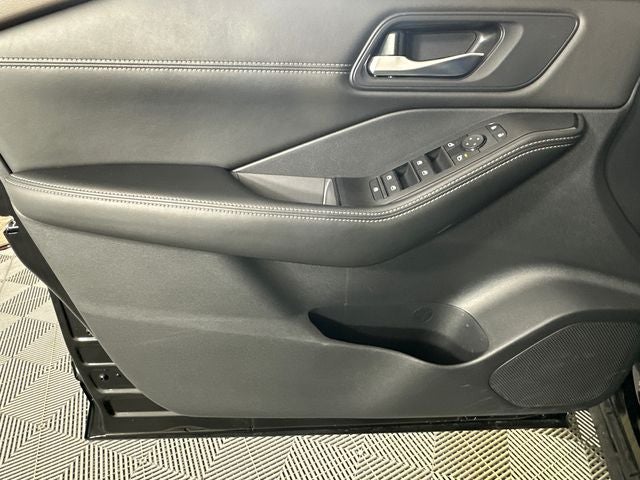 2023 Nissan Rogue SV Midnight Edition & Premium Package