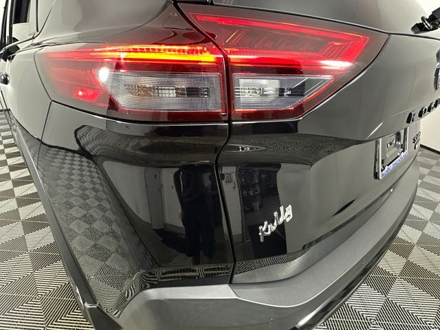 2023 Nissan Rogue SV Midnight Edition & Premium Package