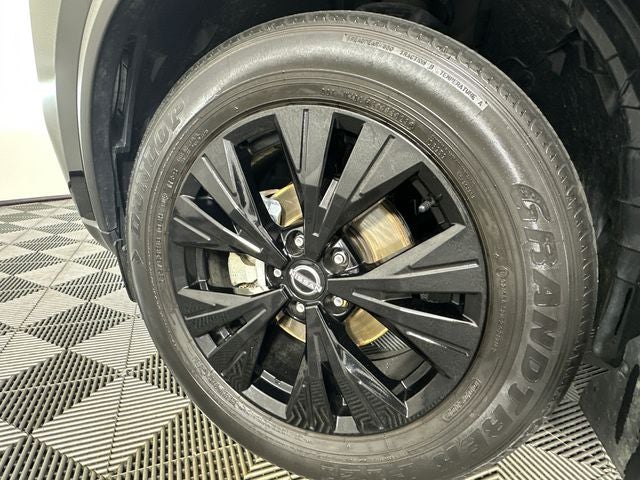 2023 Nissan Rogue SV Midnight Edition & Premium Package