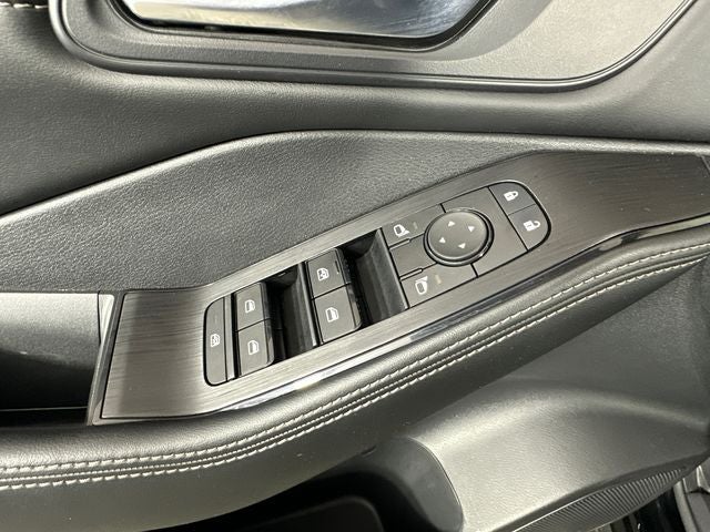 2023 Nissan Rogue SV Midnight Edition & Premium Package
