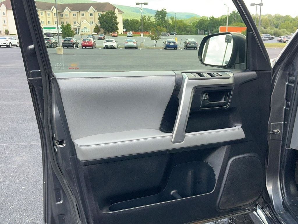 2013 Toyota 4Runner SR5