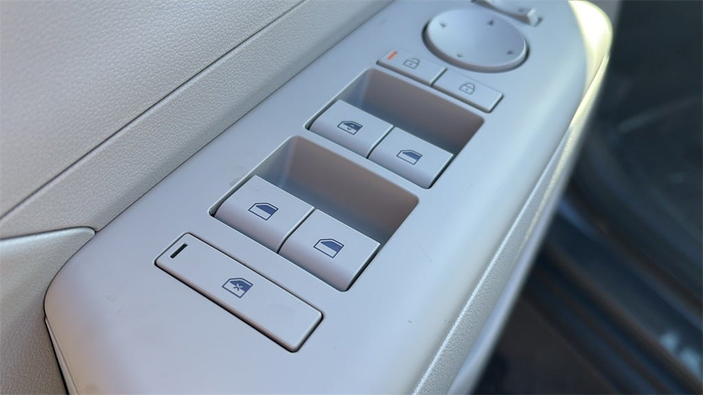 2026 Hyundai KONA SE