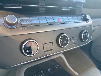 2026 Hyundai KONA SE