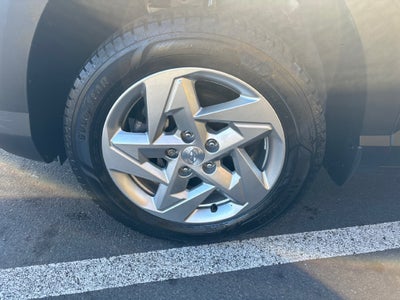 2025 Hyundai KONA SE