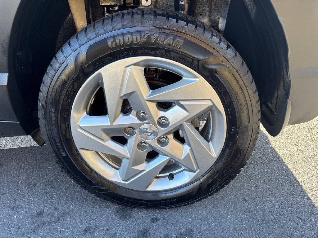 2025 Hyundai KONA SE