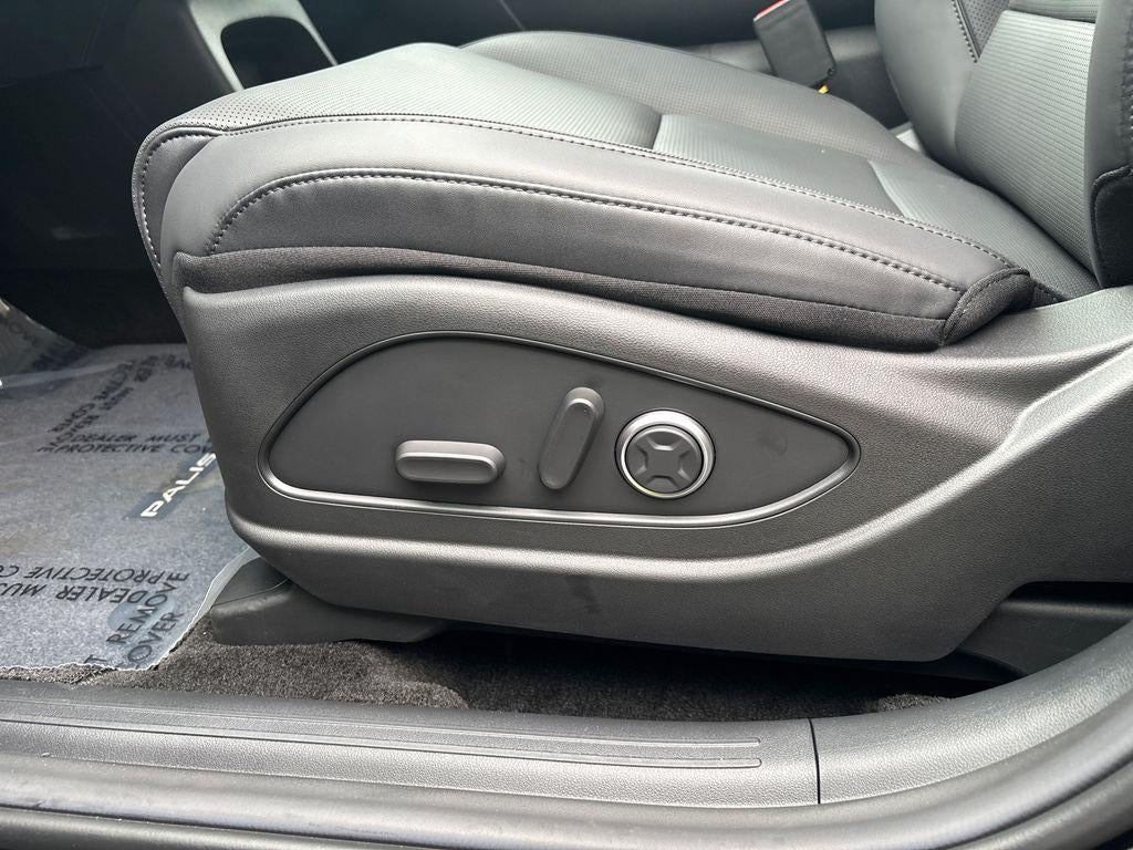 2027 Hyundai PALISADE SEL Premium 7 Passenger