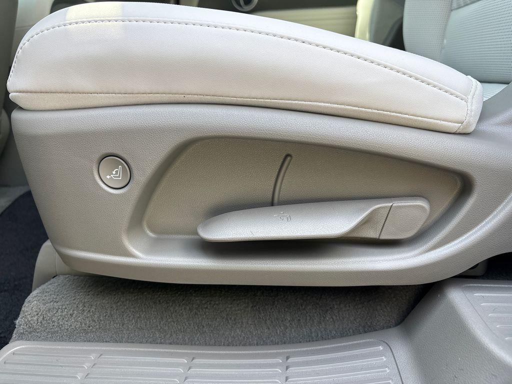2027 Hyundai PALISADE SEL 7 Passenger