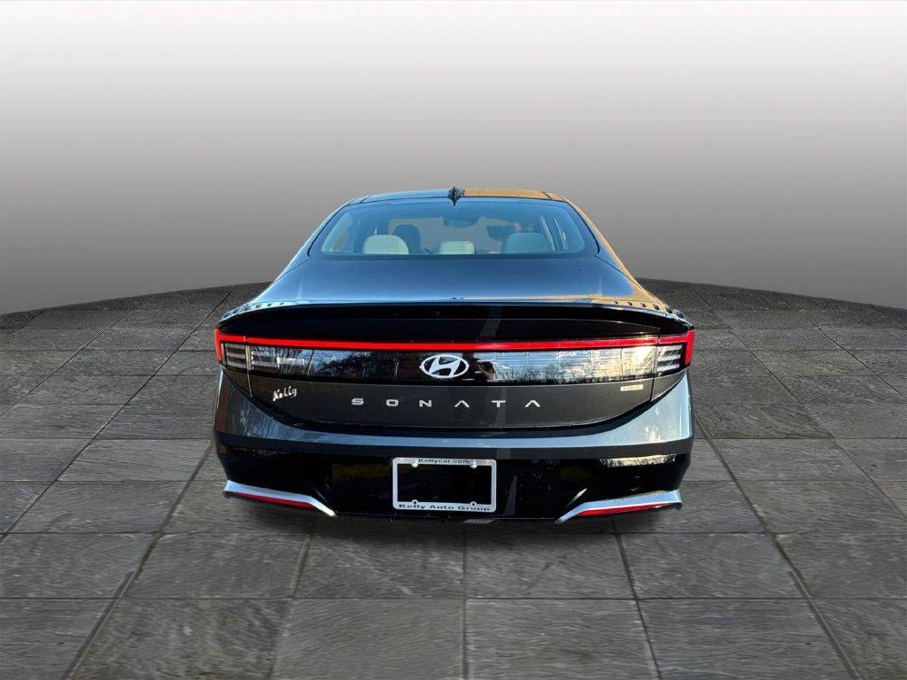 2027 Hyundai SONATA HYBRID SEL