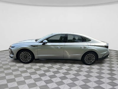 2025 Hyundai SONATA HYBRID SEL