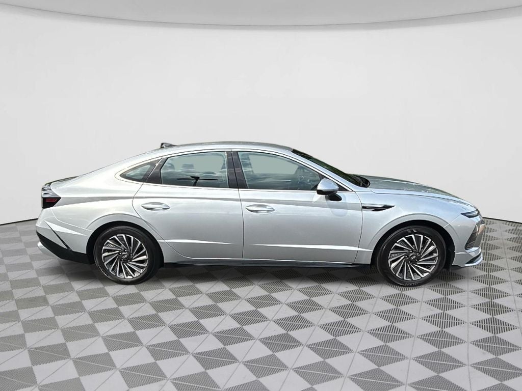 2025 Hyundai SONATA HYBRID SEL