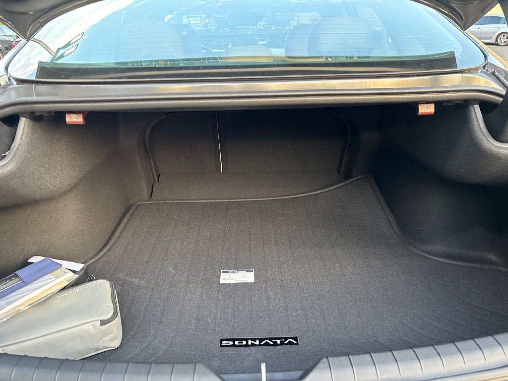2027 Hyundai SONATA HYBRID Limited
