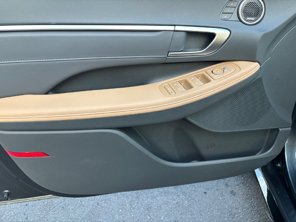 2027 Hyundai SONATA HYBRID Limited