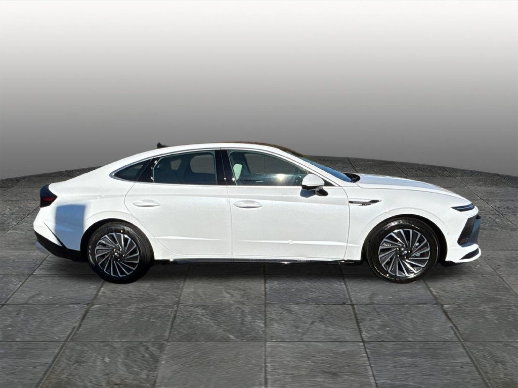 2027 Hyundai SONATA HYBRID Limited