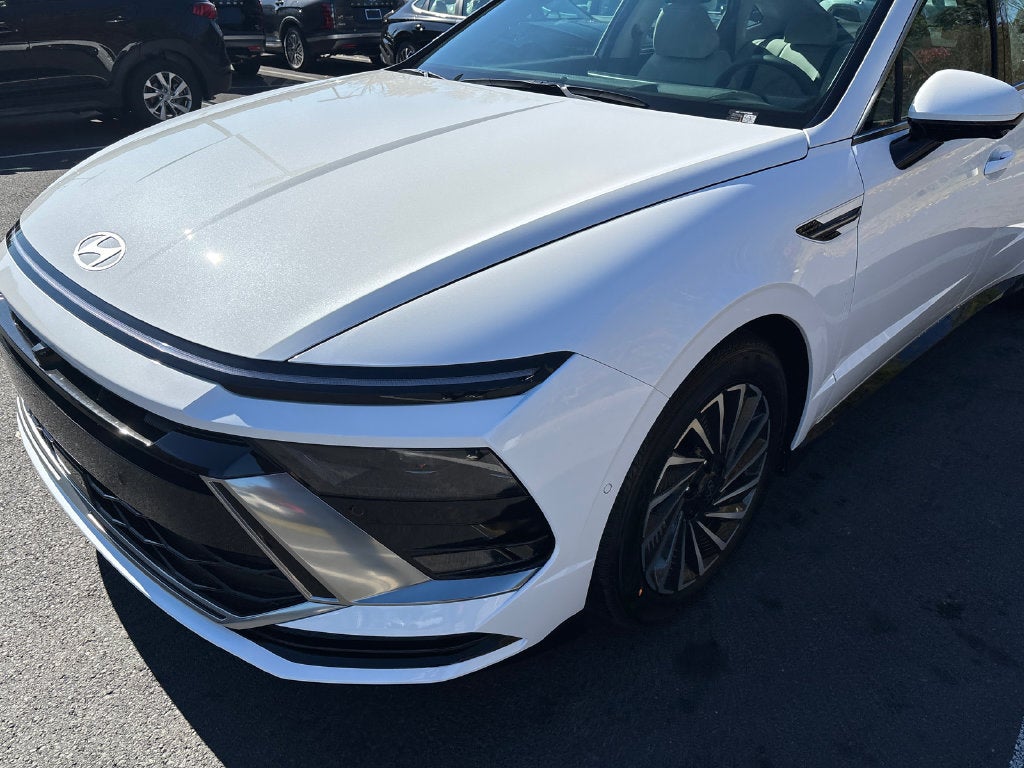 2027 Hyundai SONATA HYBRID Limited