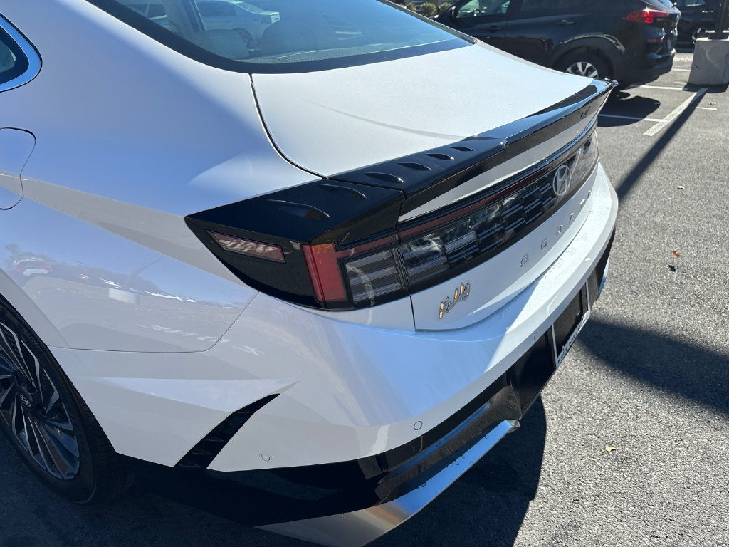 2027 Hyundai SONATA HYBRID Limited