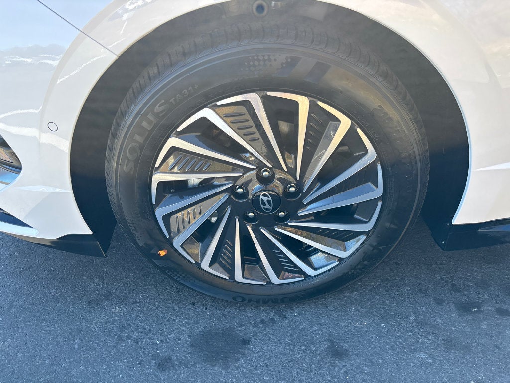 2027 Hyundai SONATA HYBRID Limited