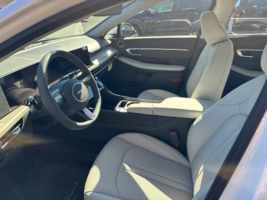 2027 Hyundai SONATA HYBRID Limited