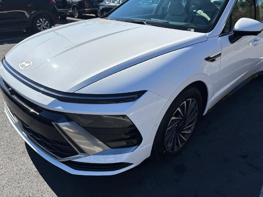 2027 Hyundai SONATA HYBRID Limited