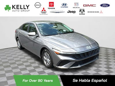 2024 Hyundai ELANTRA SE