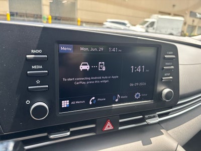 2024 Hyundai ELANTRA SE