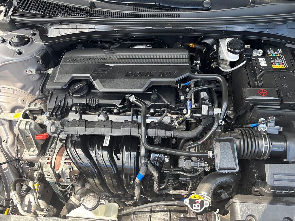 2024 Hyundai ELANTRA SE