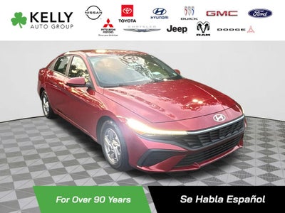 2024 Hyundai ELANTRA SE