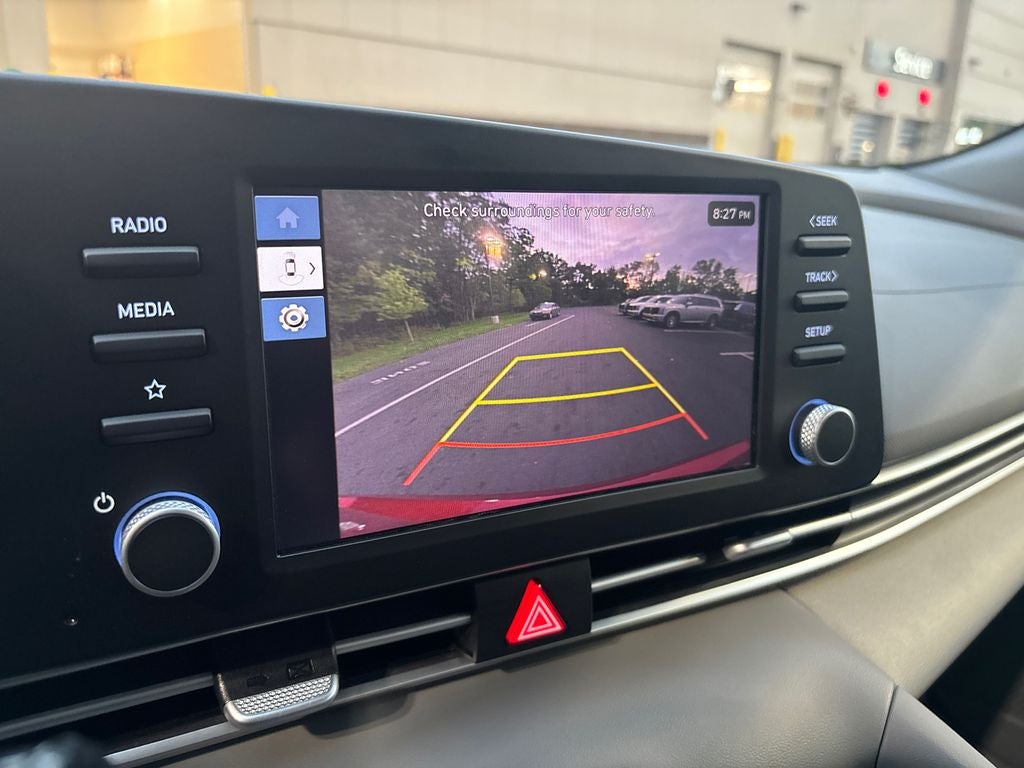 2024 Hyundai ELANTRA SE