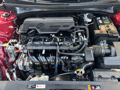 2024 Hyundai ELANTRA SE
